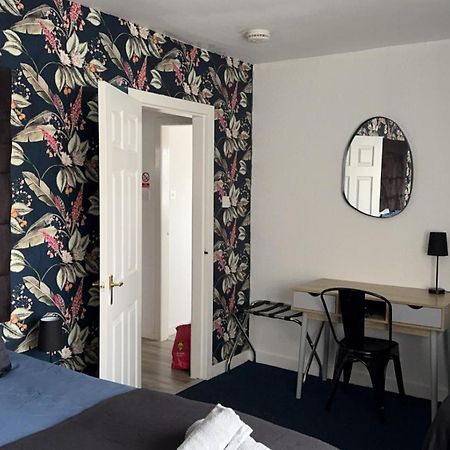 Crown Street Getaway Apartamento Ayr Exterior foto