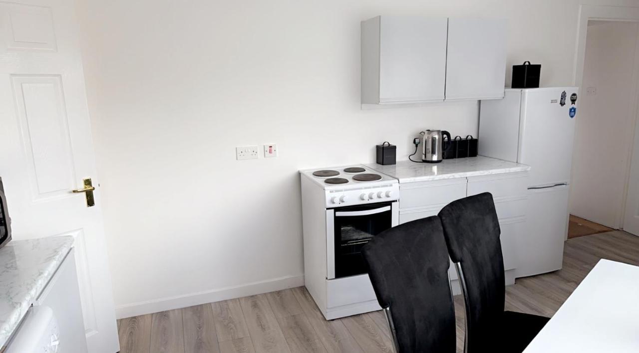Crown Street Getaway Apartamento Ayr Exterior foto